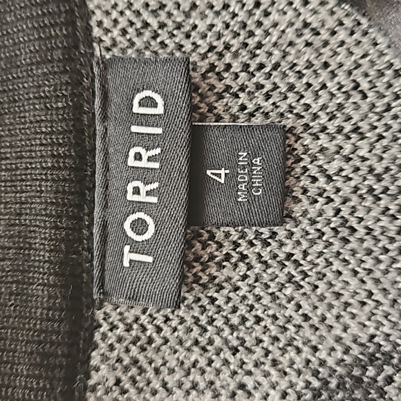 Torrid Size 4 Cardigan - Picture 4 of 4